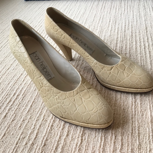 Textured heels - Picture 2 of 5